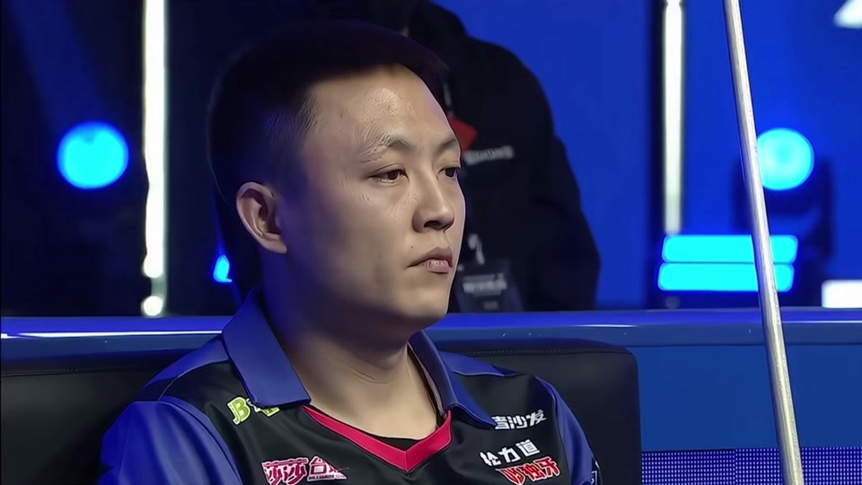 台上展现更 台上展现更