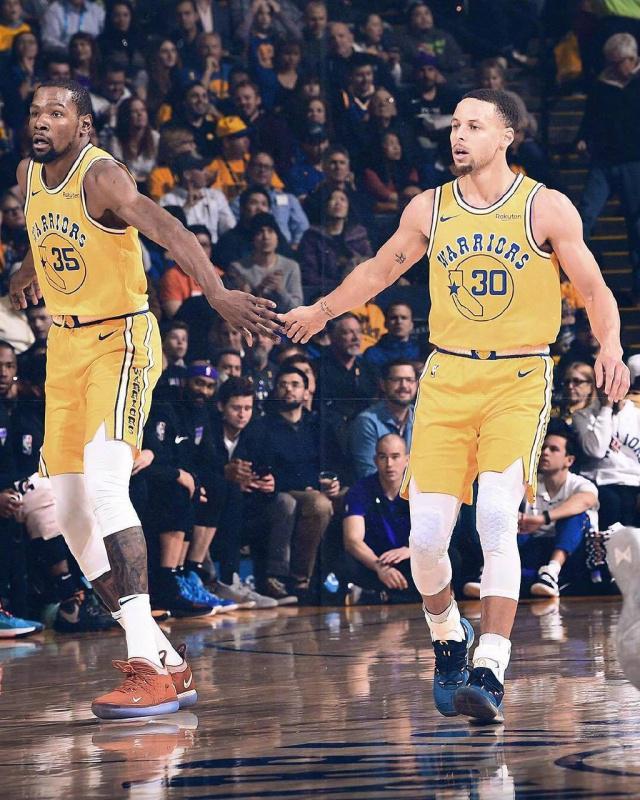 他的身高臂 他的身高臂